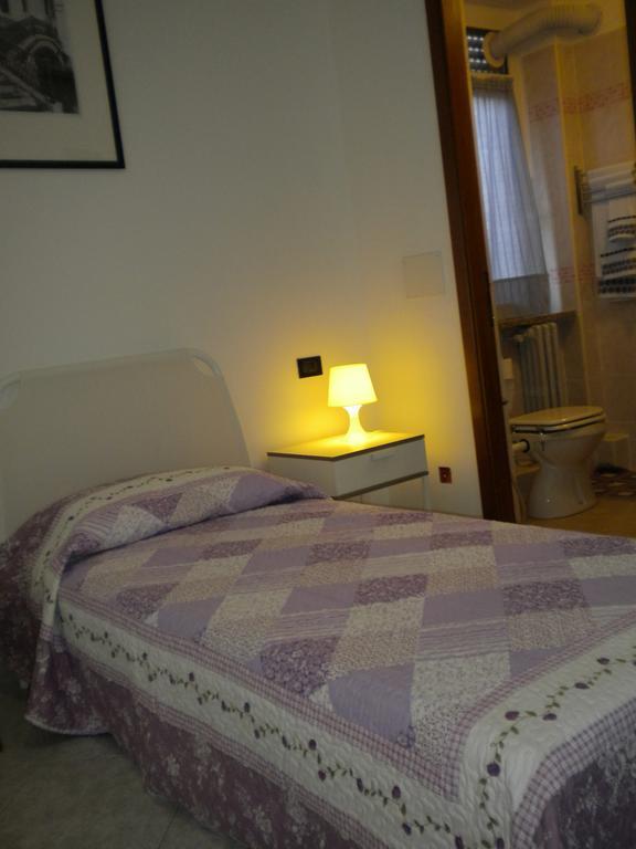 Top Suit Uno - Guest House บรูเกริโอ ภายนอก รูปภาพ